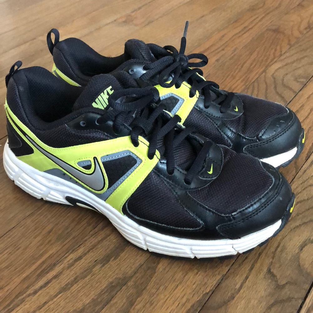Nike | Black & Yellow Sneakers